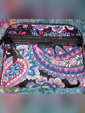 Vera Bradley retired Crossbody bag New without tag Paisley print